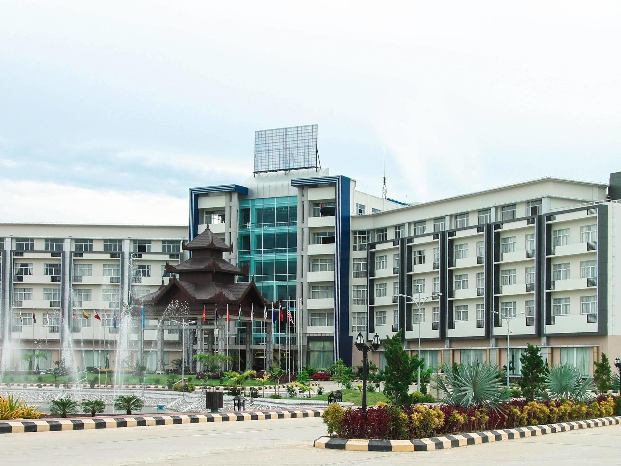 Mingalar Thiri Hotel Naypyidaw Екстериор снимка